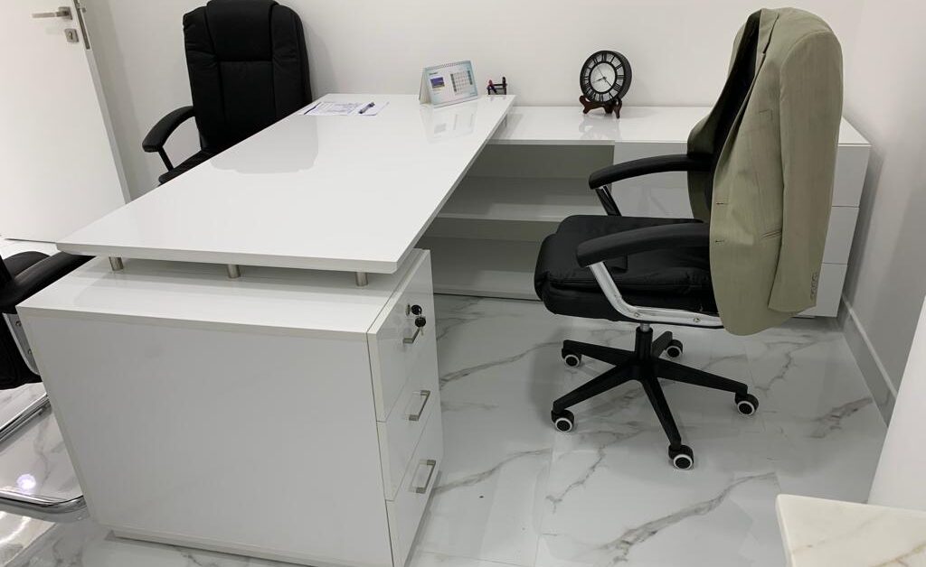 Executive office desk dubai