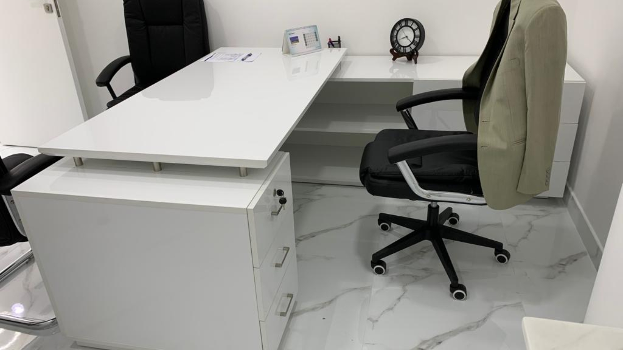 Executive office desk dubai