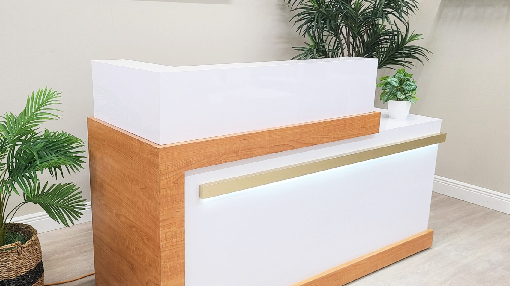 Best Office Reception Desk Suppliers and Manufacturers in Dubai